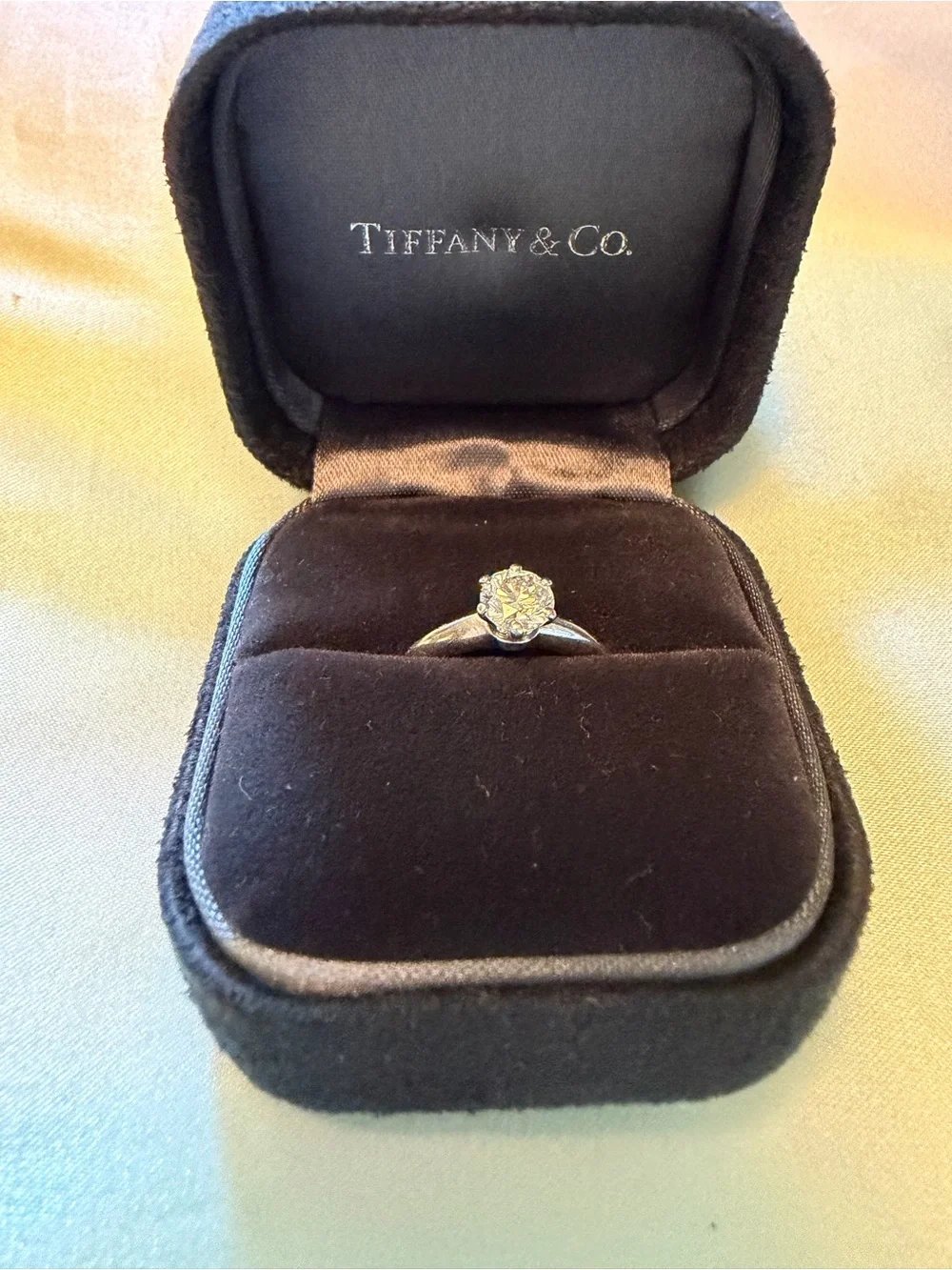 Tiffany & Co. 0.62 ct Round Brilliant Diamond Engagement Ring VS1 G Certified